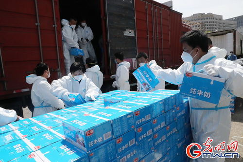 守沪者联盟 丨上海 社区向居民发放免费食品物资