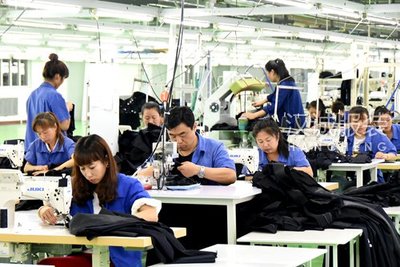 前十月石狮纺织服装业完成销售产值近4百亿元